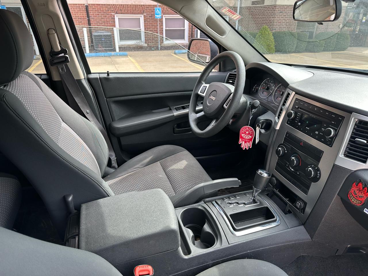 Jeep Grand Cherokee Laredo 4WD 2008