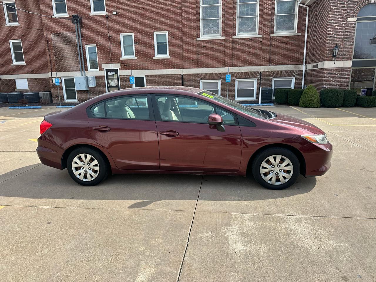 Honda Civic LX Sedan 5-Speed AT 2012