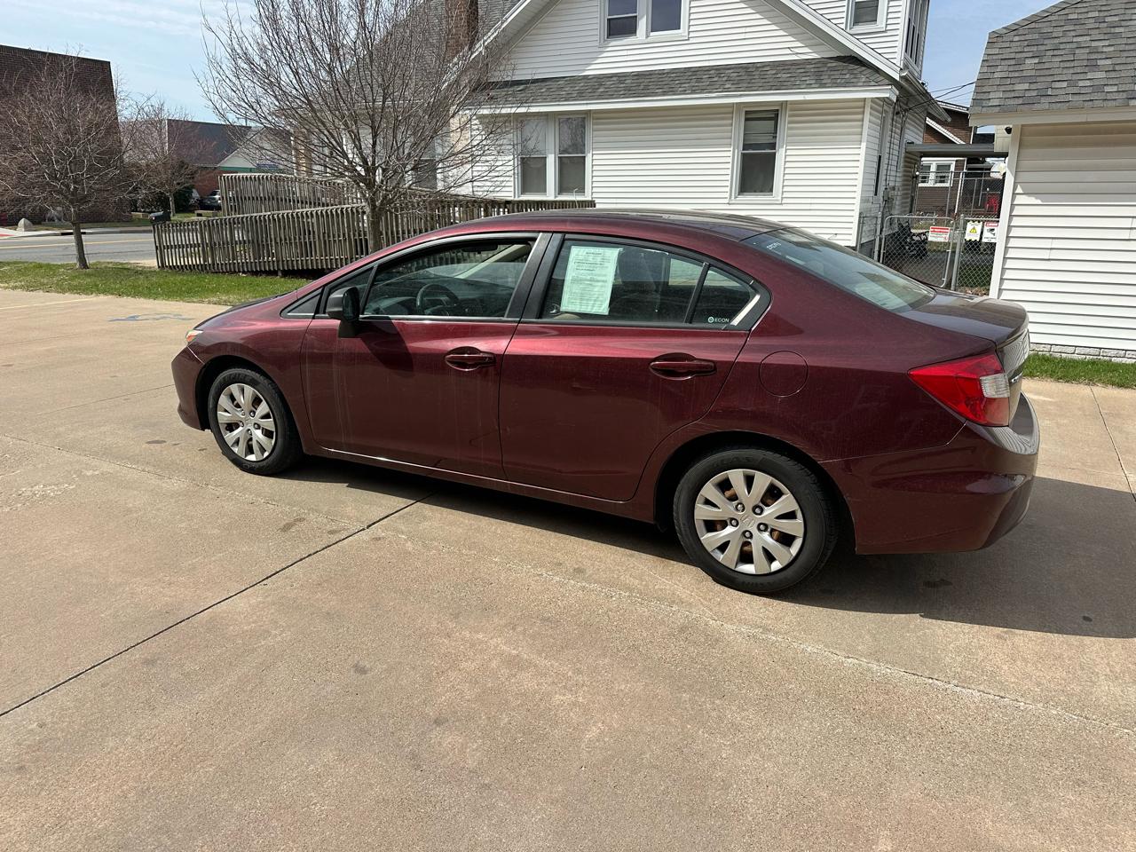 Honda Civic LX Sedan 5-Speed AT 2012