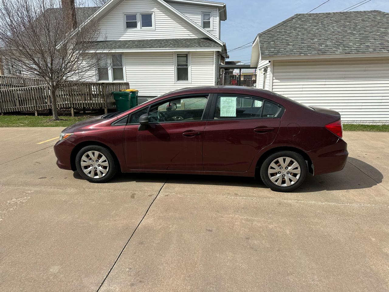 Honda Civic LX Sedan 5-Speed AT 2012