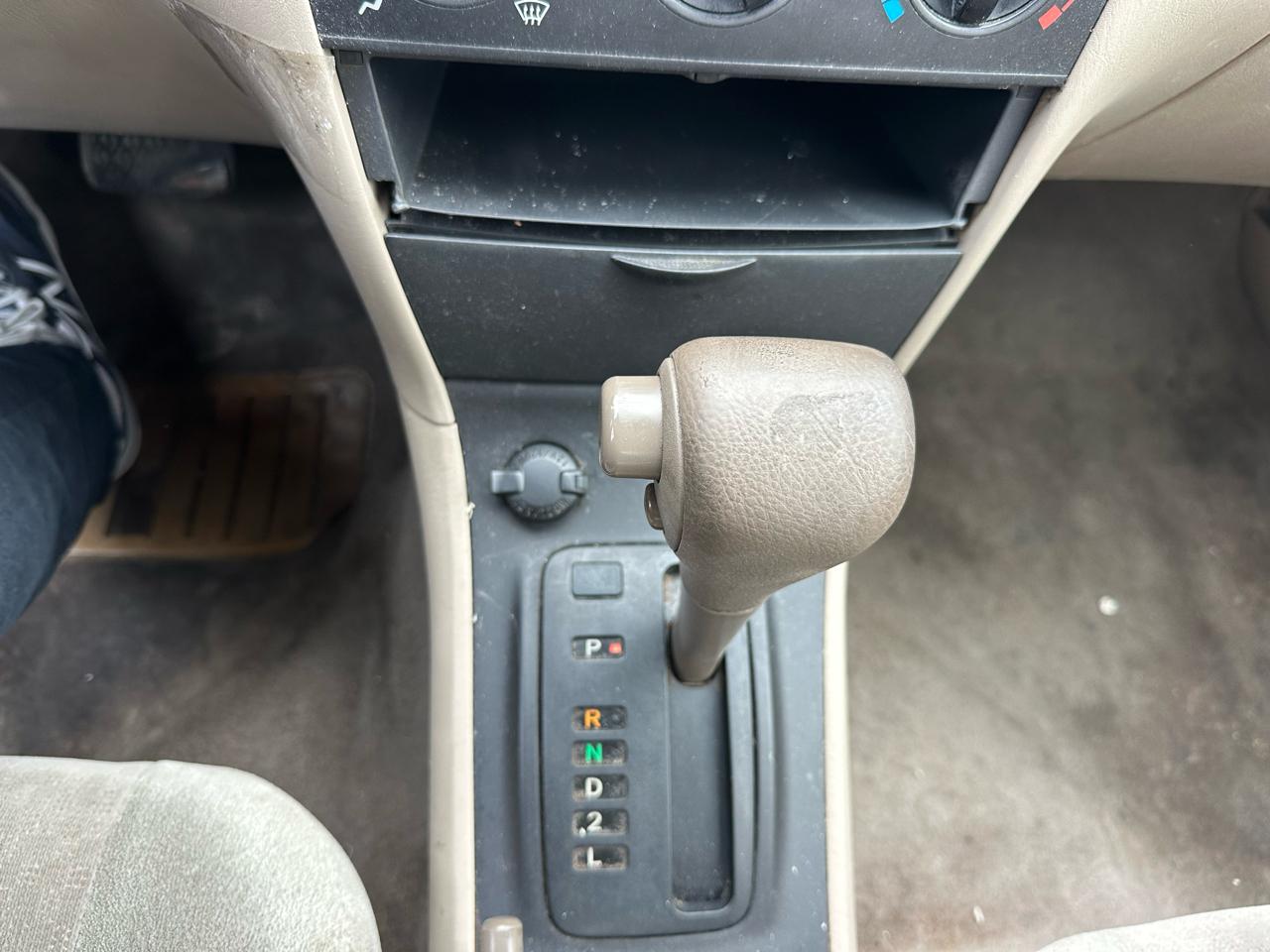 Toyota Corolla CE 2003