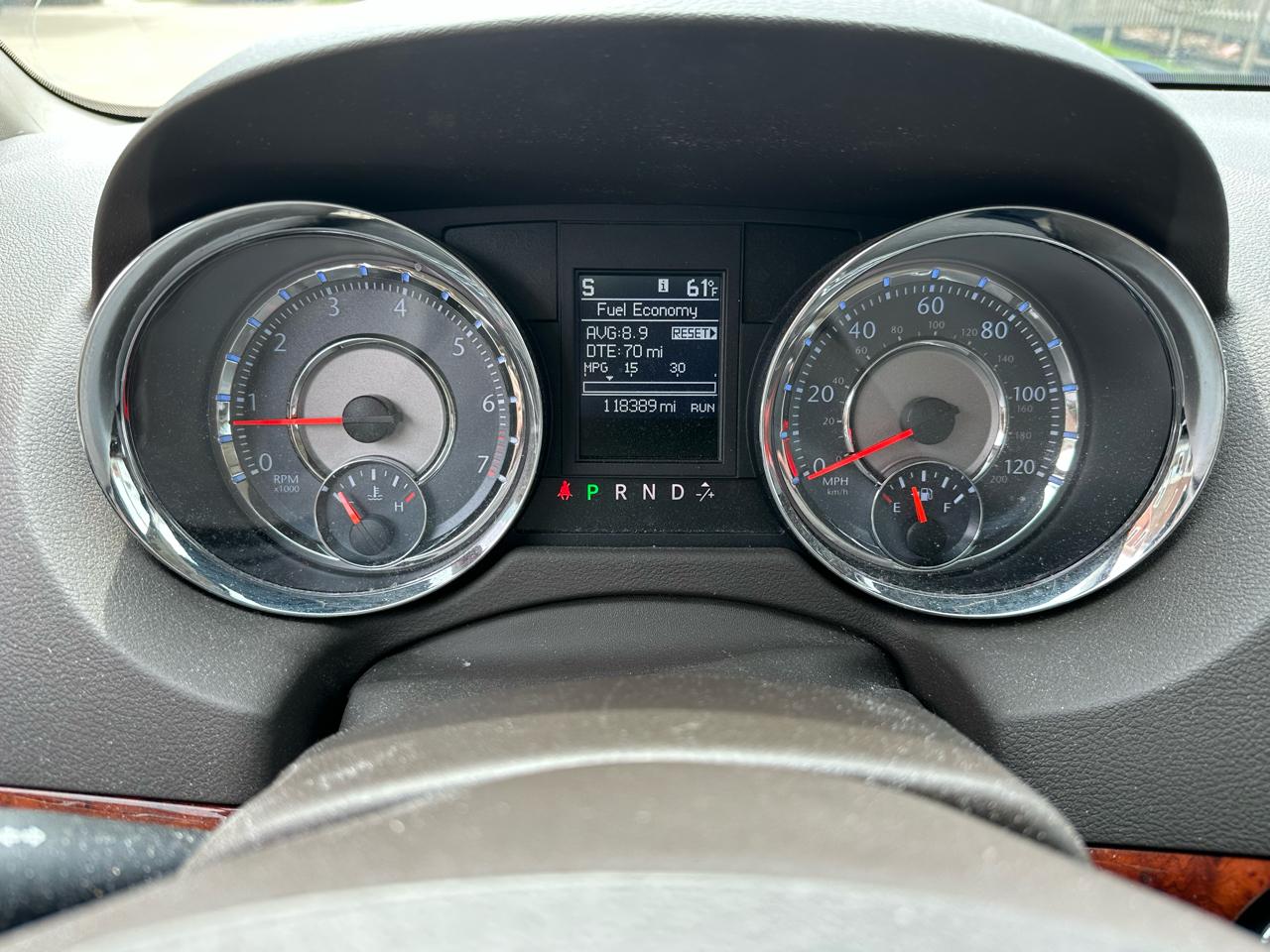Chrysler Town & Country Touring-L 2012