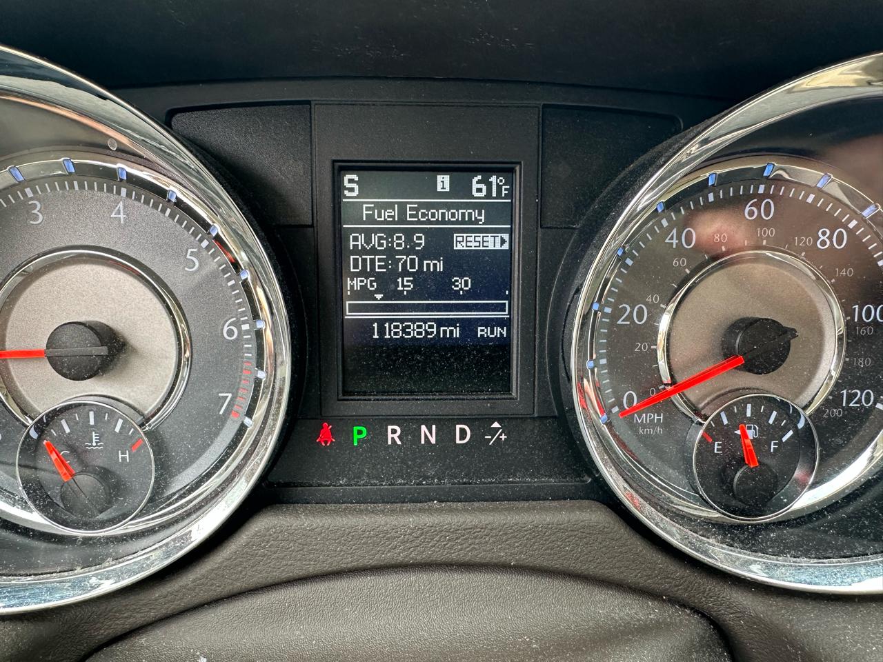 Chrysler Town & Country Touring-L 2012