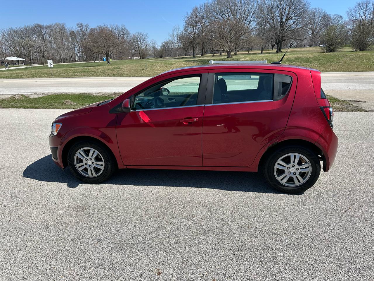 Chevrolet Sonic LT Auto 5-Door 2014