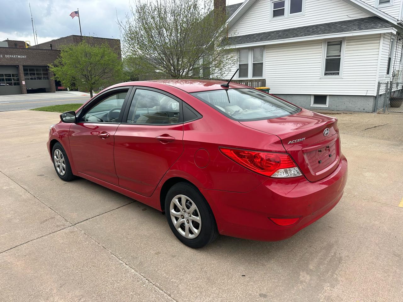 Hyundai Accent GLS 4-Door 2014