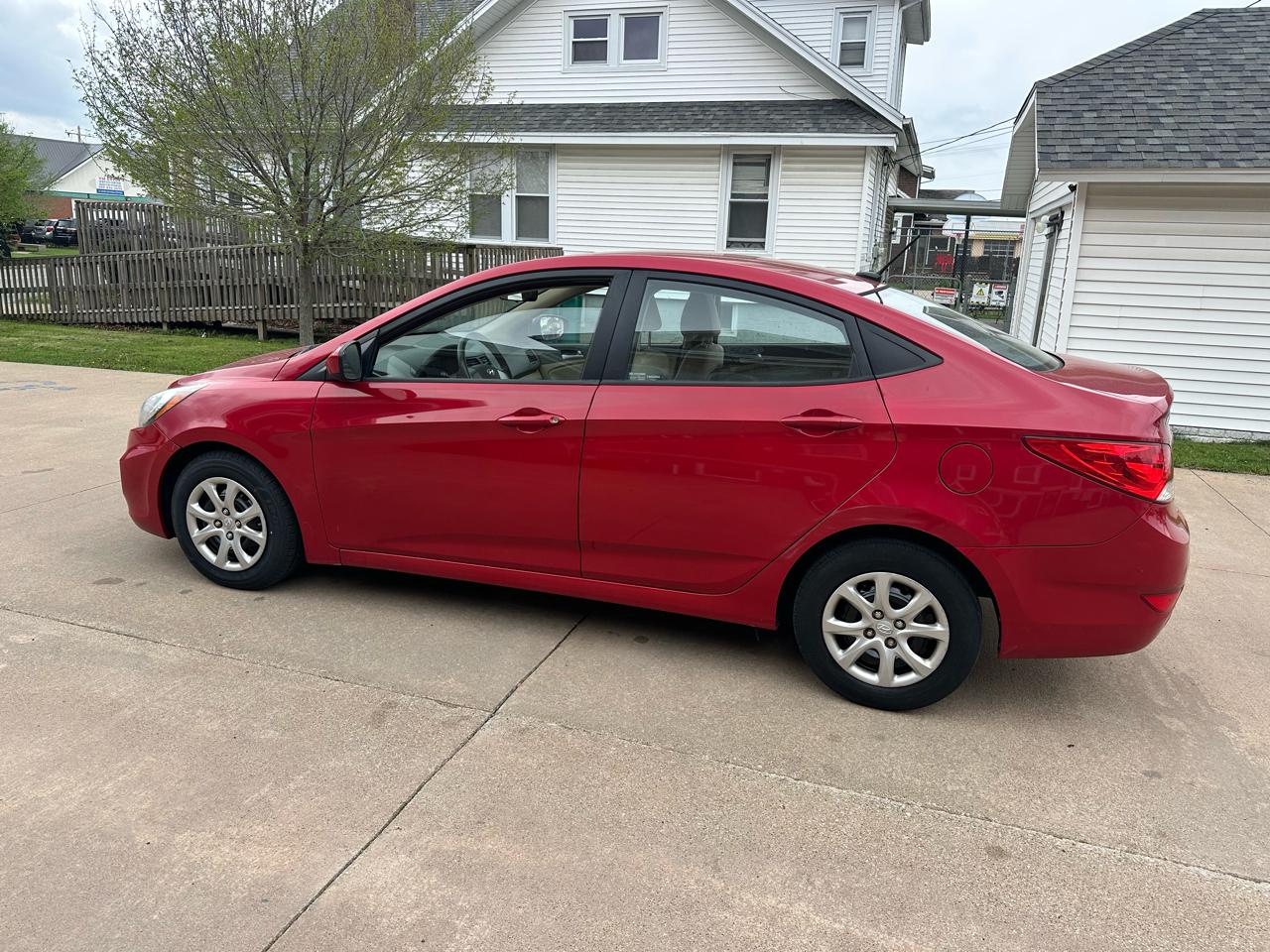 Hyundai Accent GLS 4-Door 2014