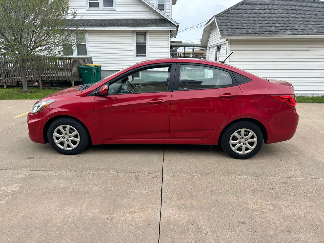 Hyundai Accent GLS 4-Door 2014