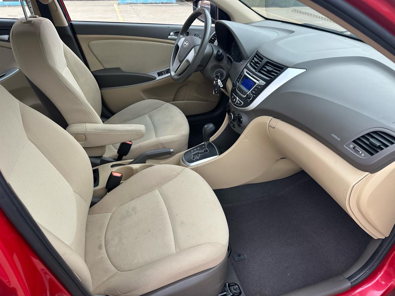 Hyundai Accent GLS 4-Door 2014