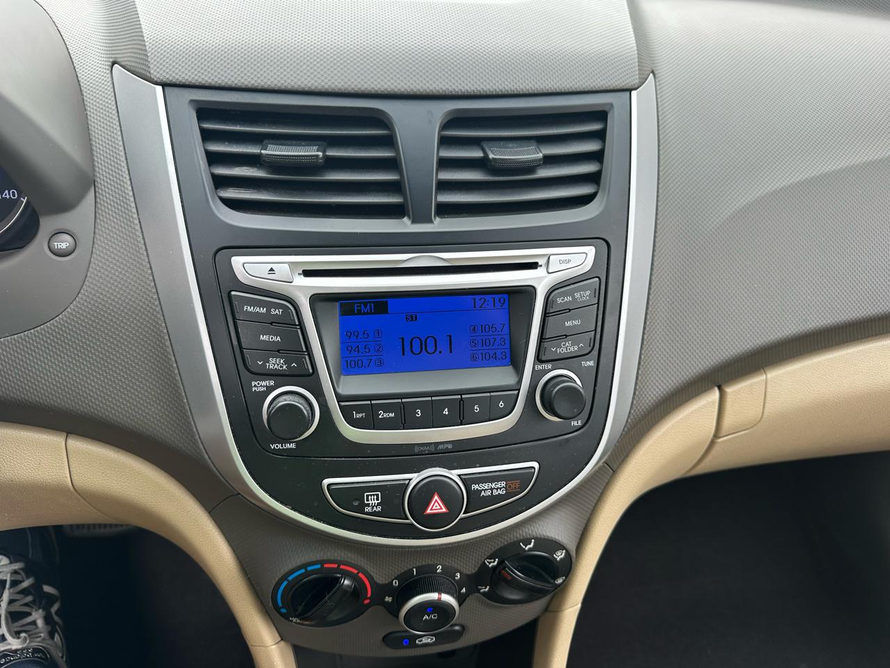 Hyundai Accent GLS 4-Door 2014