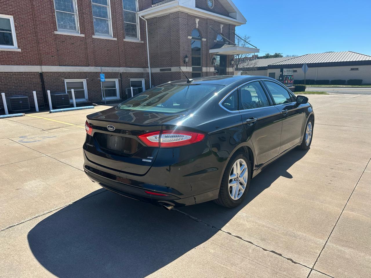 Ford Fusion SE 2015