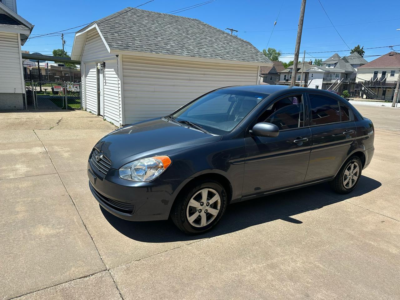 2010 Hyundai Accent GLS - Photo 10