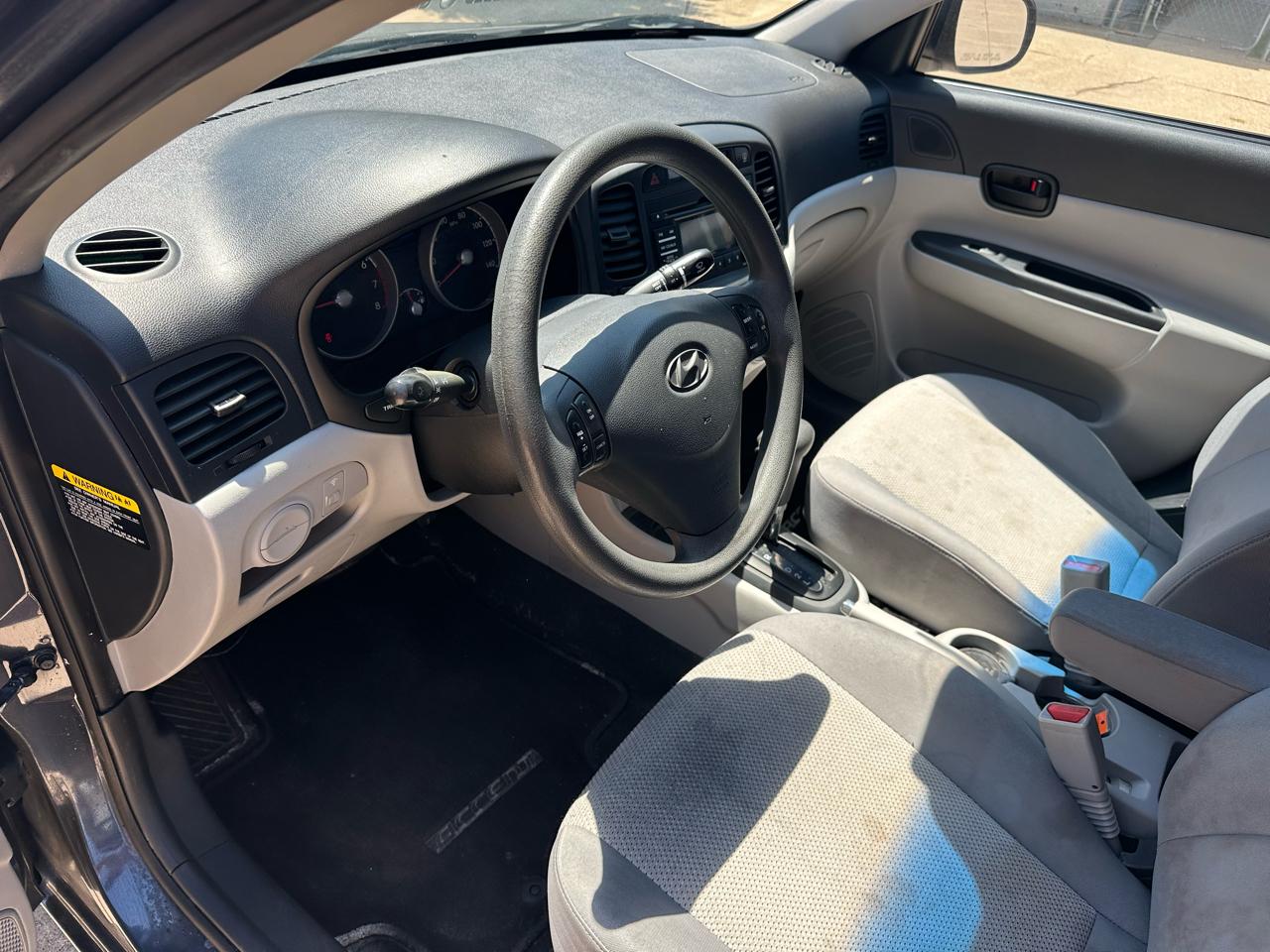2010 Hyundai Accent GLS - Photo 14