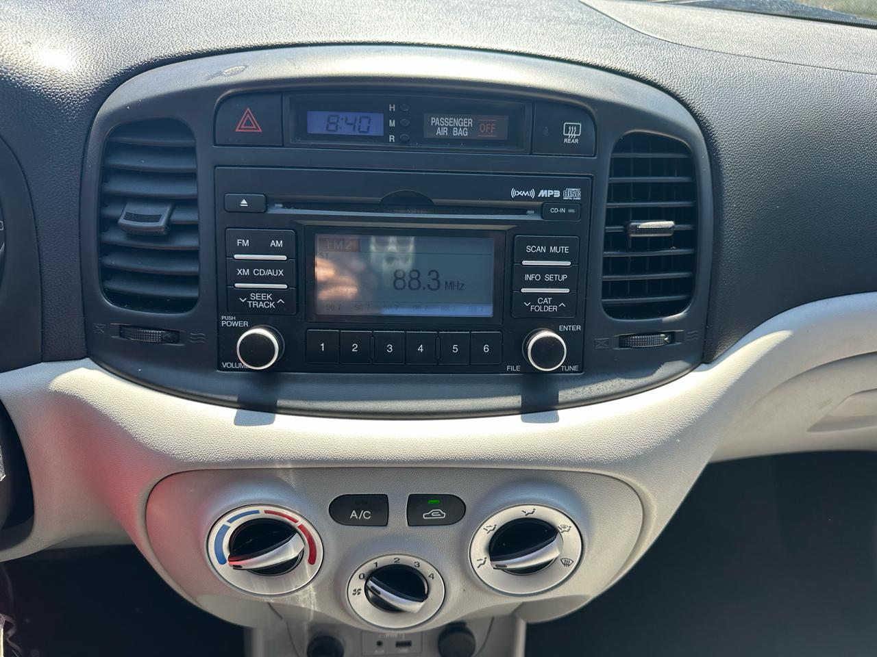 2010 Hyundai Accent GLS - Photo 15
