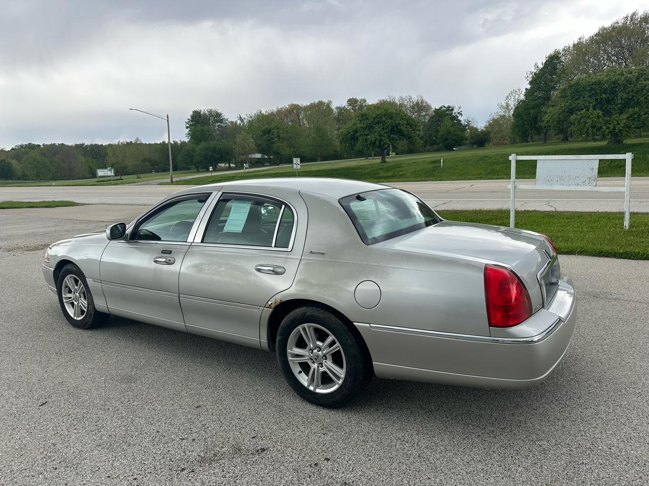 Lincoln Town Car Signature 2003