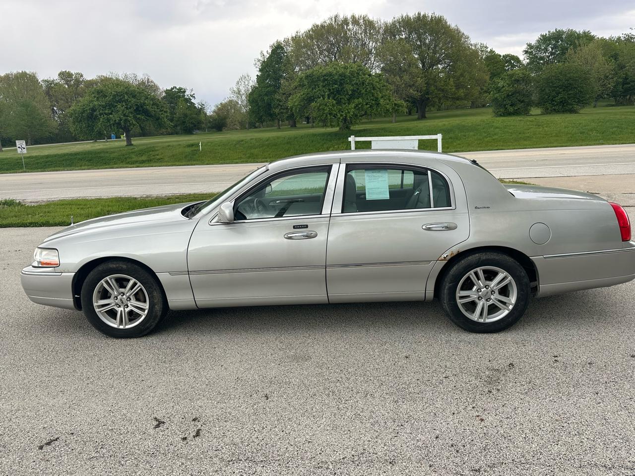 Lincoln Town Car Signature 2003