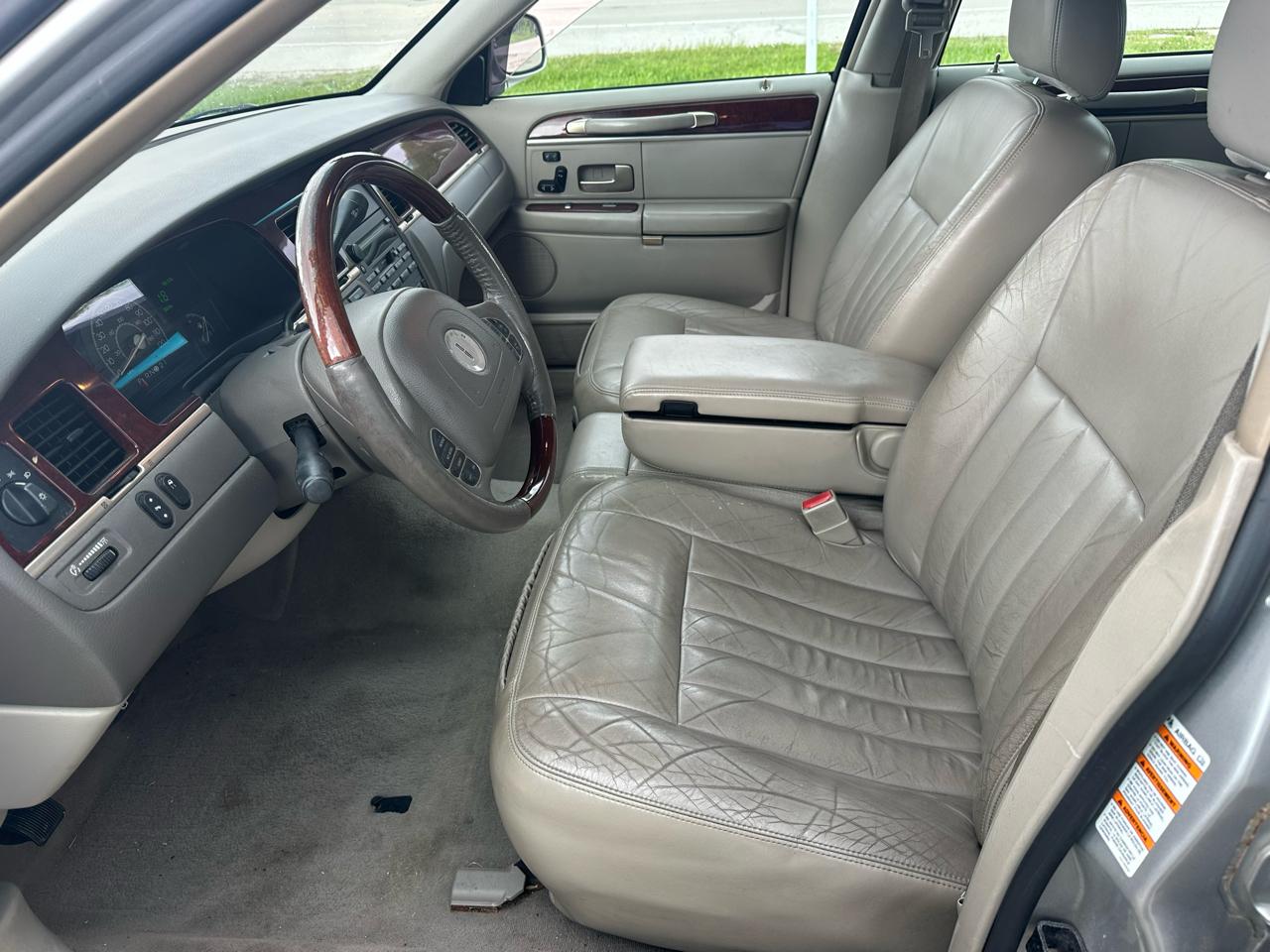 Lincoln Town Car Signature 2003
