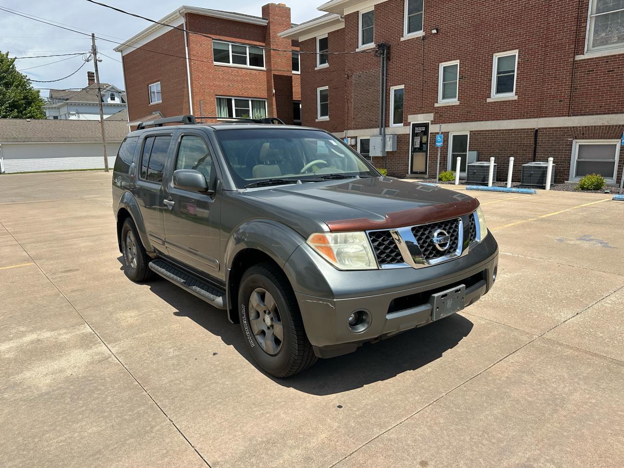 Nissan Pathfinder LE 4WD 2006
