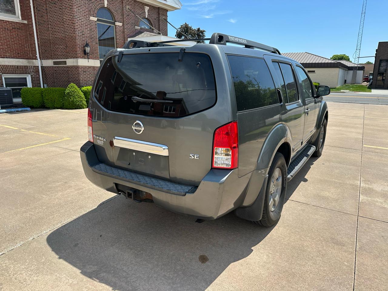 Nissan Pathfinder LE 4WD 2006