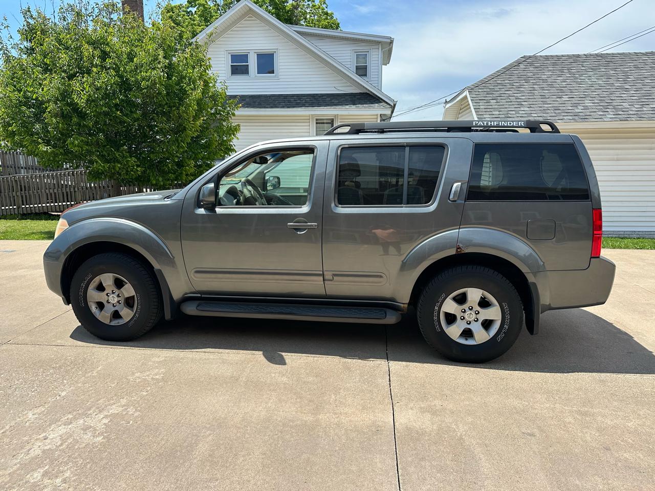 Nissan Pathfinder LE 4WD 2006