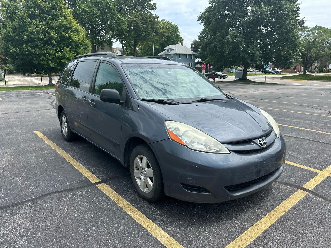 Toyota Sienna LE 7-Passenger 2006