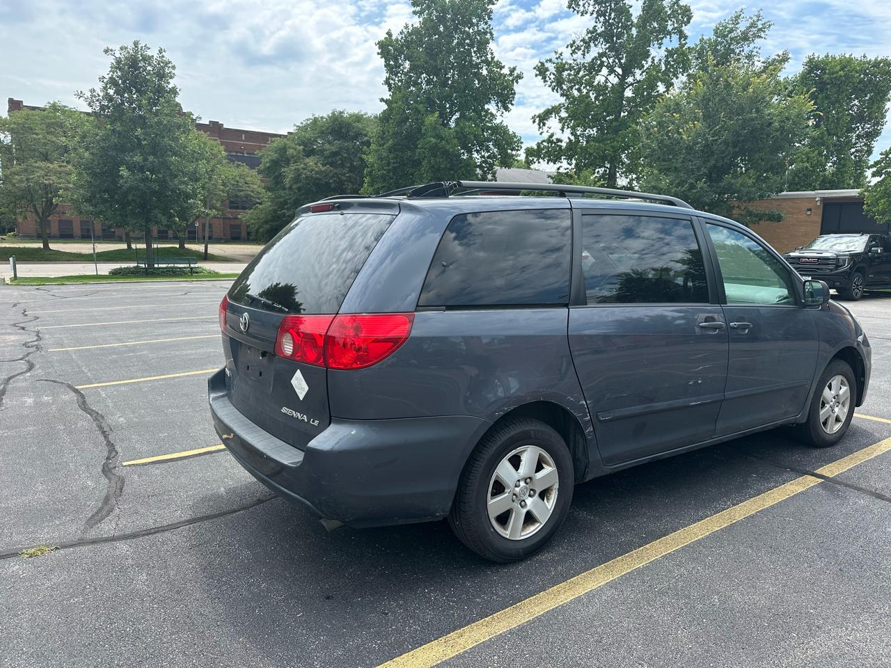 Toyota Sienna LE 7-Passenger 2006