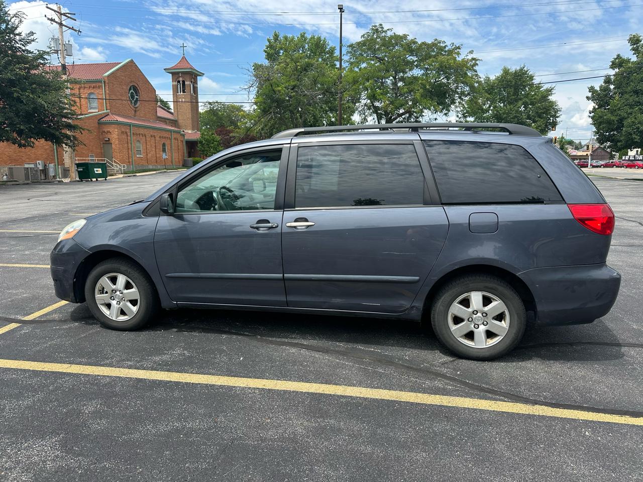 Toyota Sienna LE 7-Passenger 2006