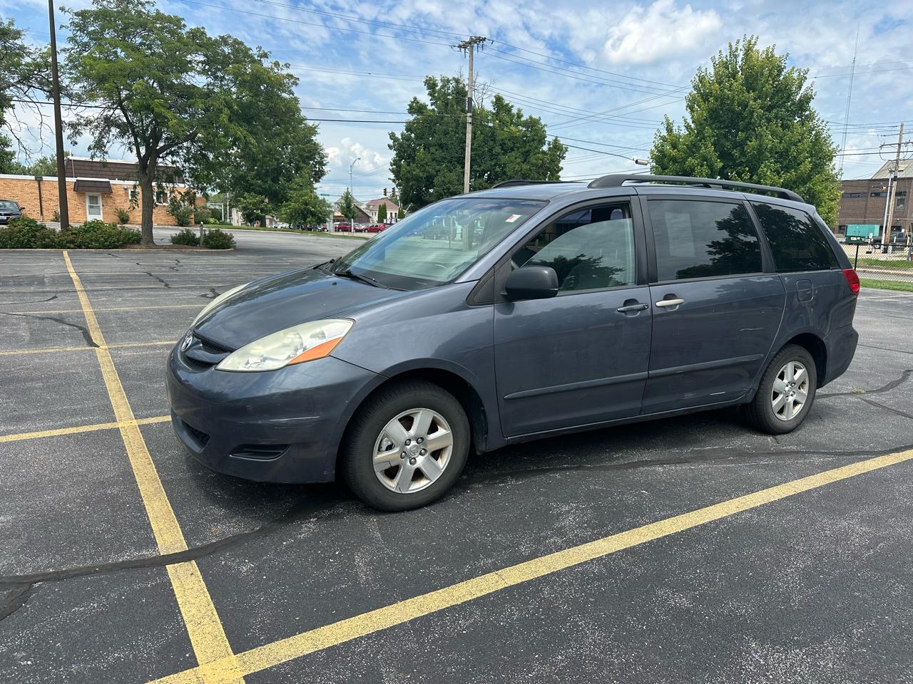 Toyota Sienna LE 7-Passenger 2006