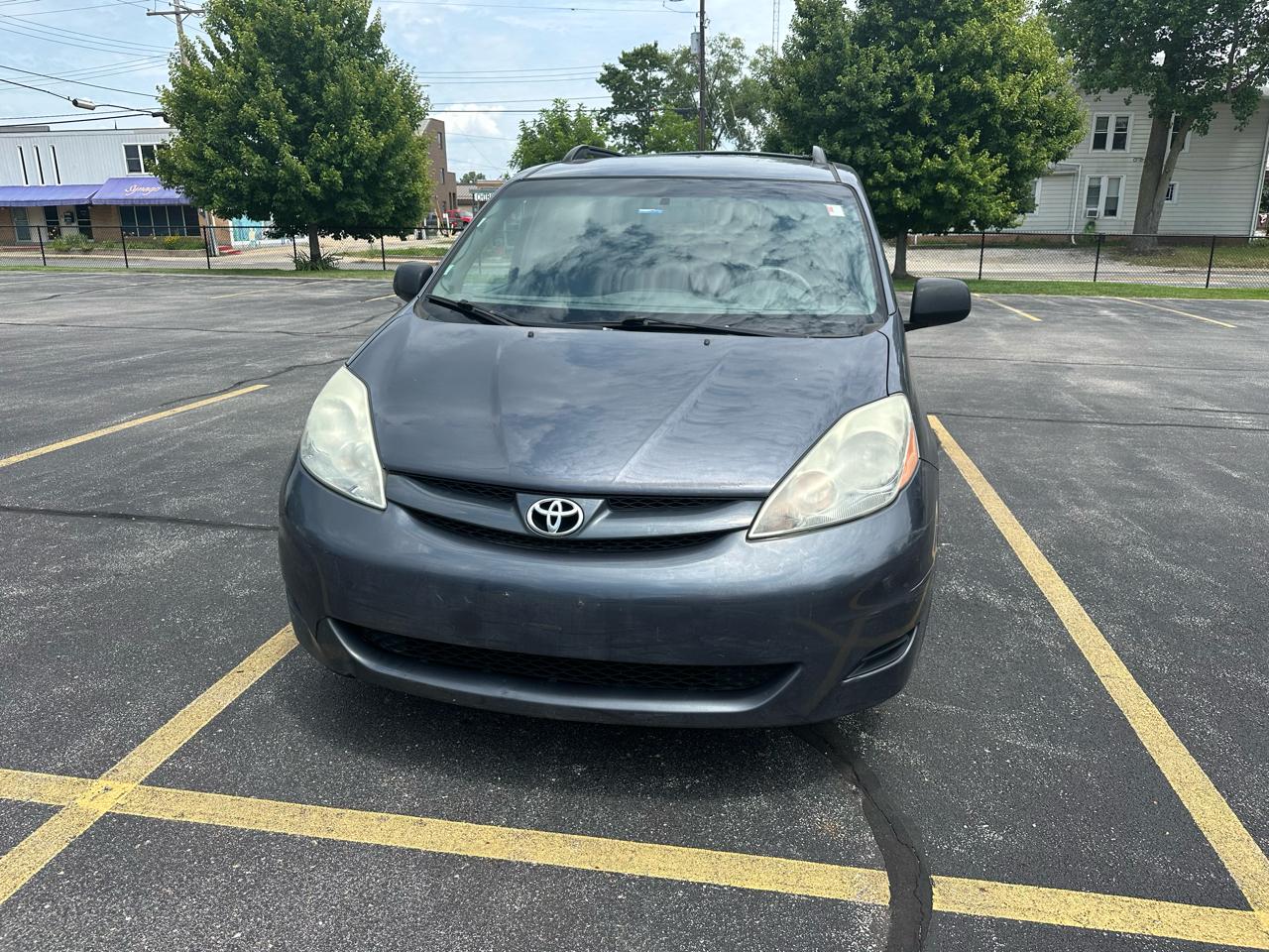 Toyota Sienna LE 7-Passenger 2006