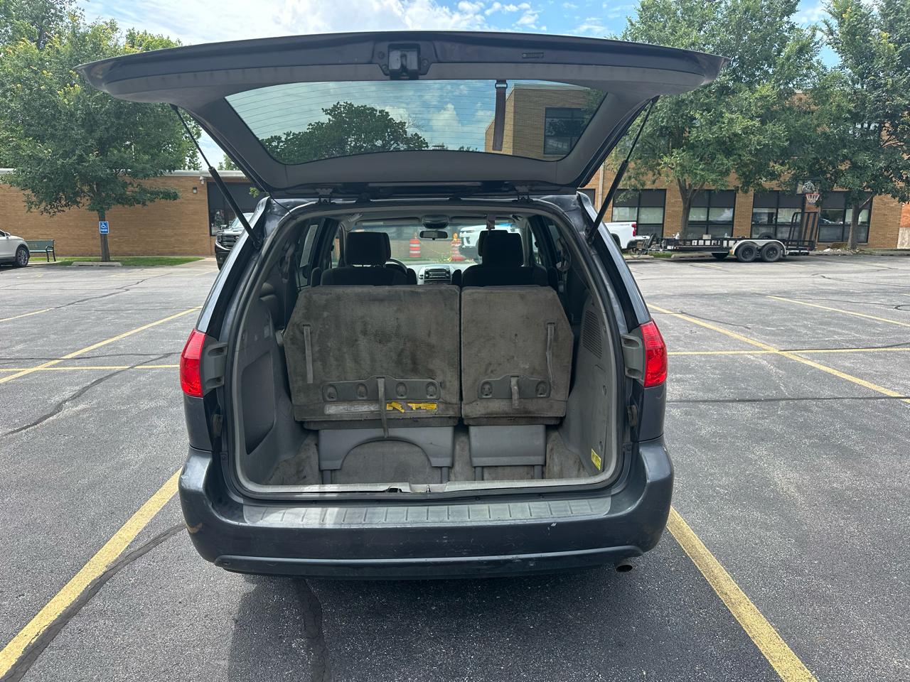 Toyota Sienna LE 7-Passenger 2006