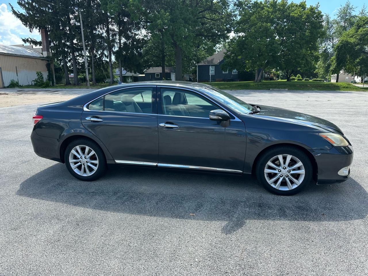 Lexus ES 350 Sedan 2011