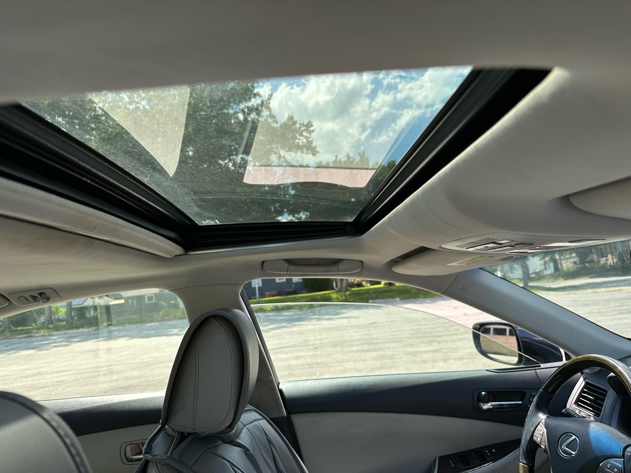 Lexus ES 350 Sedan 2011