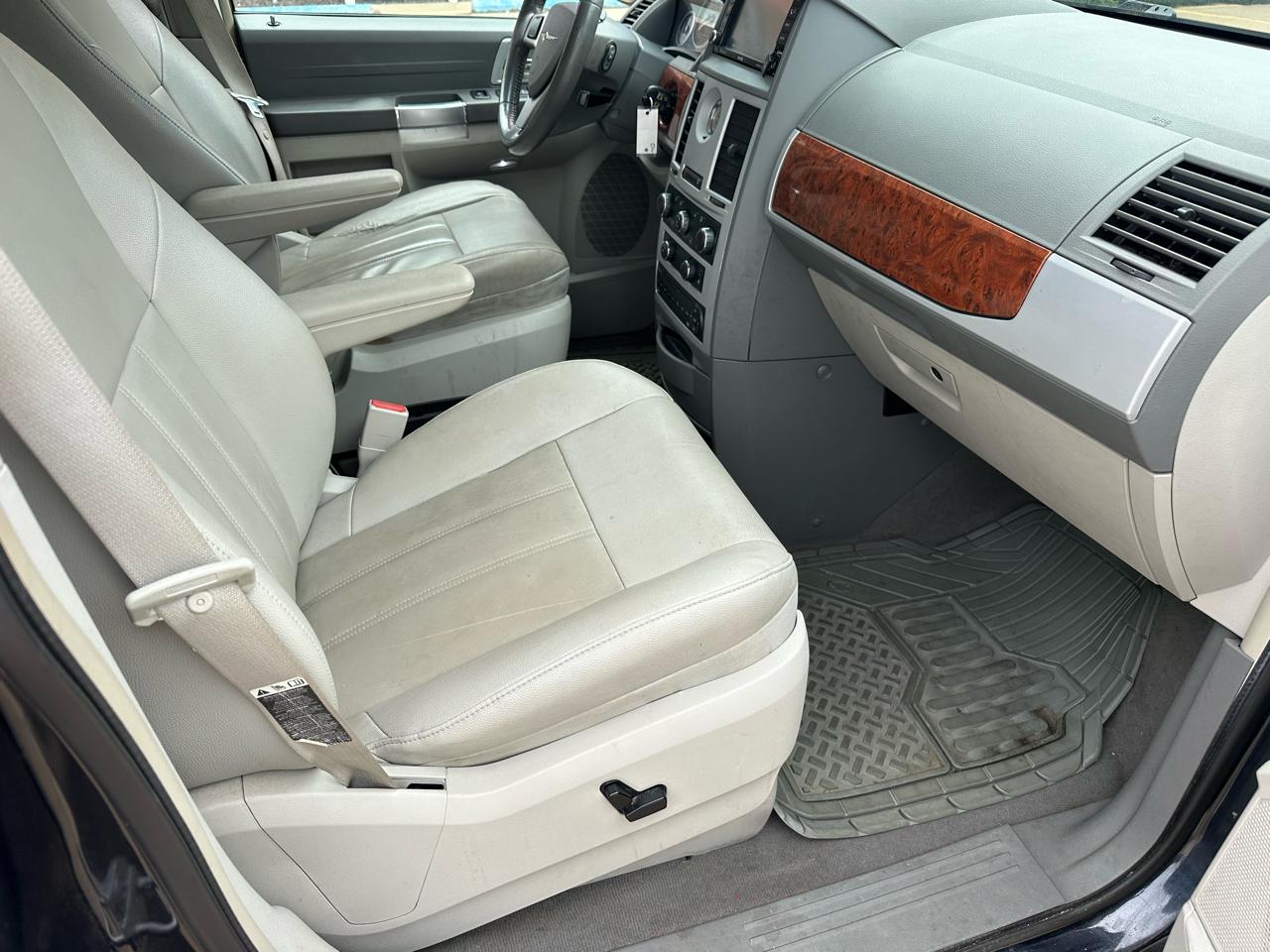 Chrysler Town & Country 4dr Wgn Touring 2008