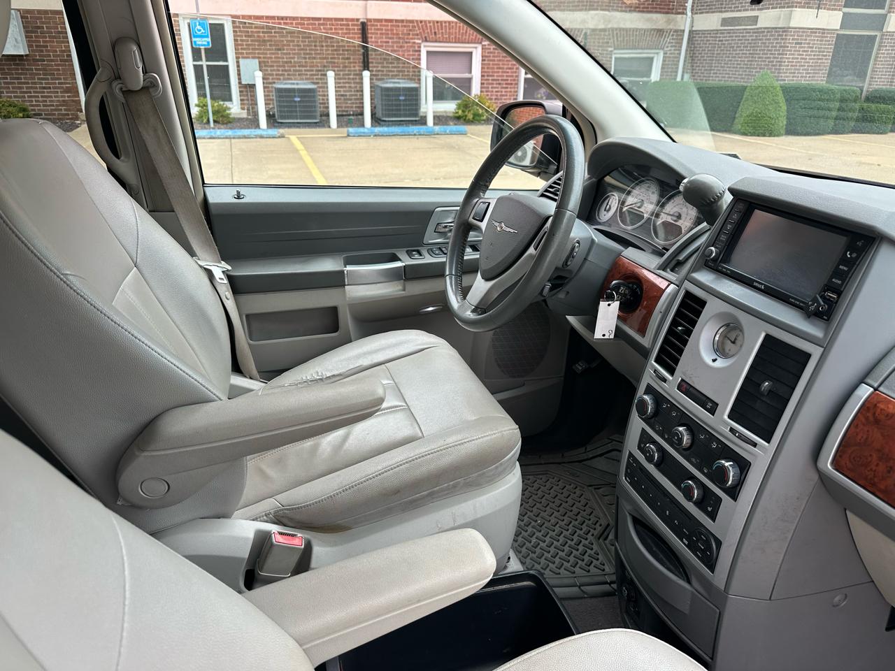 Chrysler Town & Country 4dr Wgn Touring 2008