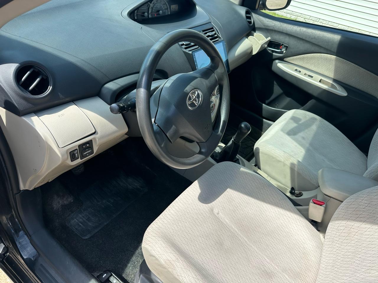 Toyota Yaris 4dr Sdn Man (Natl) 2008