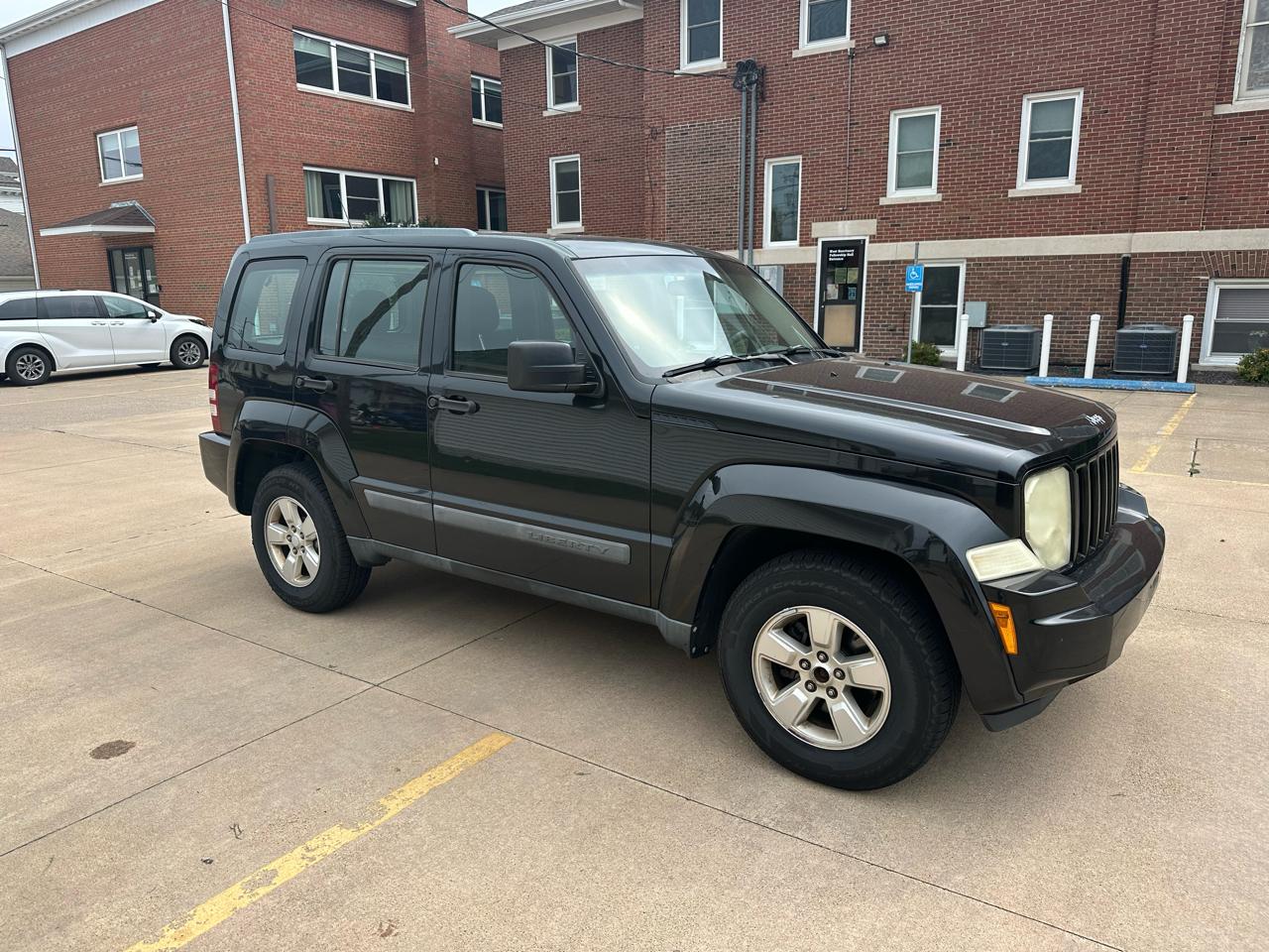 Jeep Liberty 4WD 4dr Sport 2011