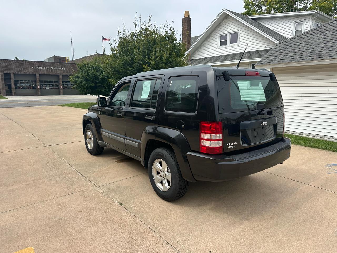 Jeep Liberty 4WD 4dr Sport 2011