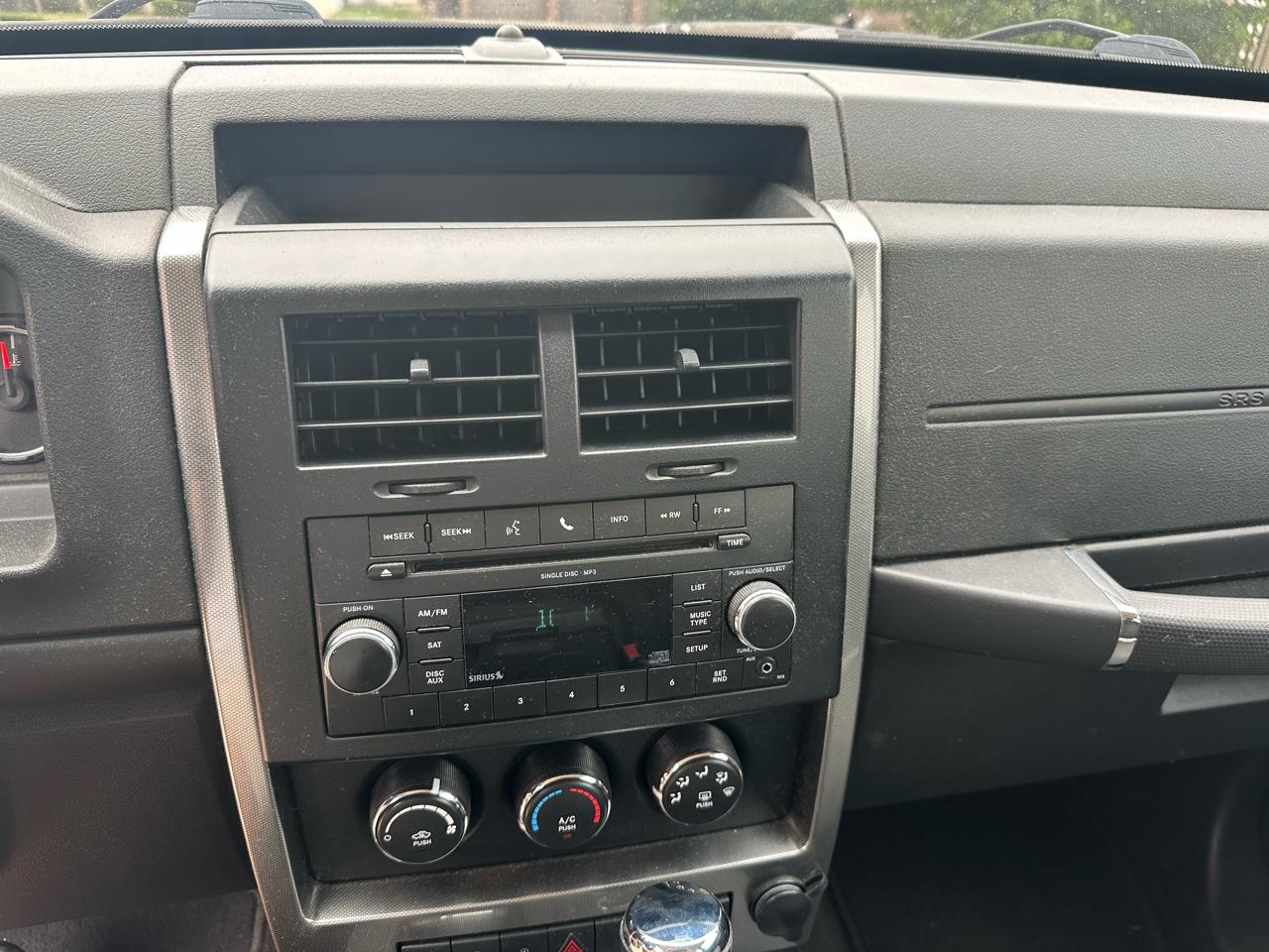 Jeep Liberty 4WD 4dr Sport 2011