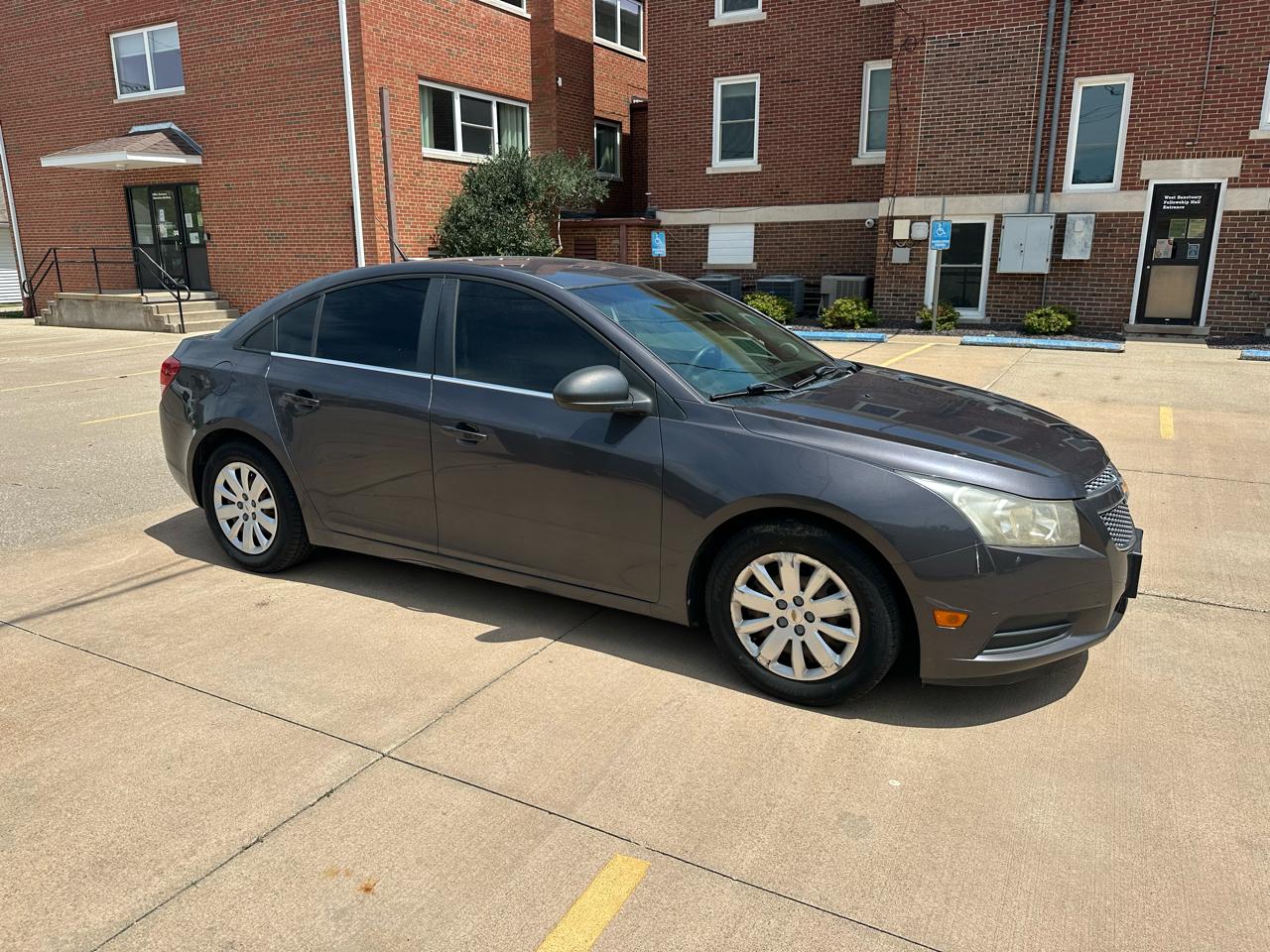 Chevrolet Cruze 4dr Sdn LS 2011