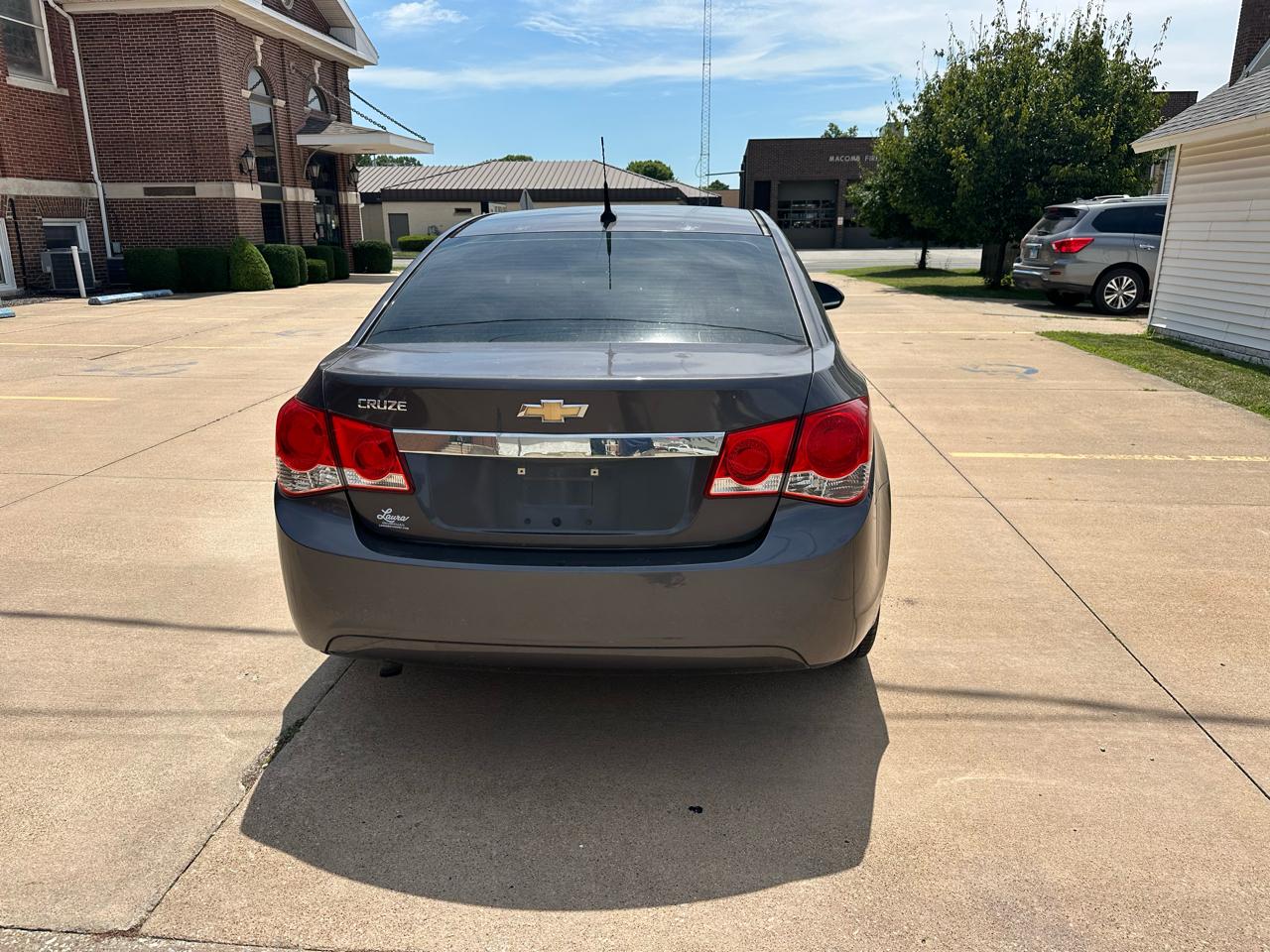 Chevrolet Cruze 4dr Sdn LS 2011