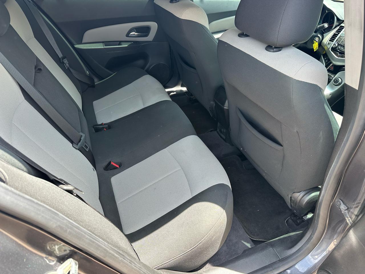 Chevrolet Cruze 4dr Sdn LS 2011