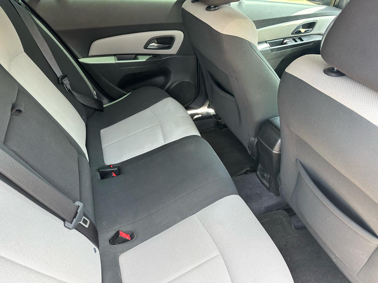 Chevrolet Cruze 4dr Sdn LS 2011