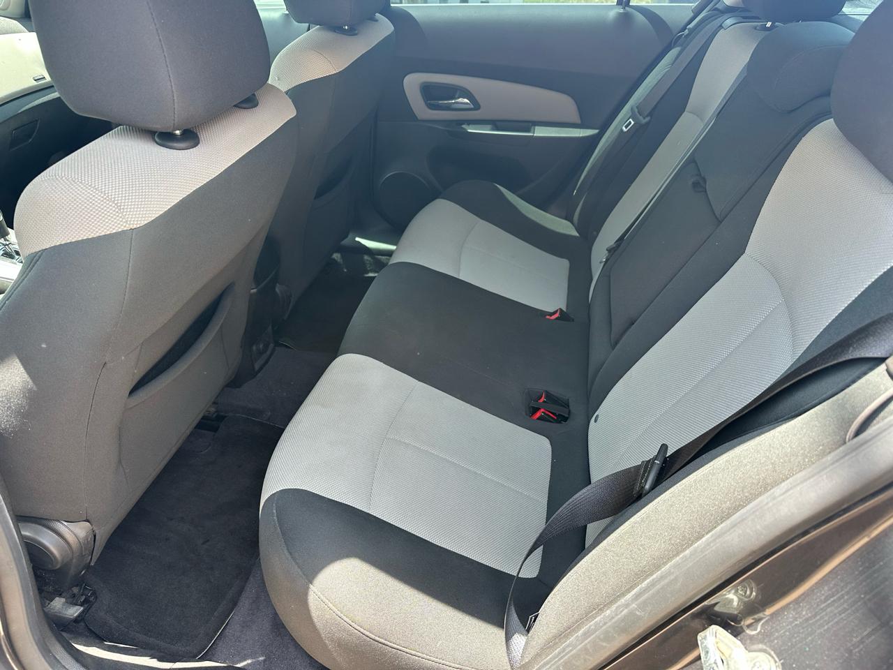 Chevrolet Cruze 4dr Sdn LS 2011
