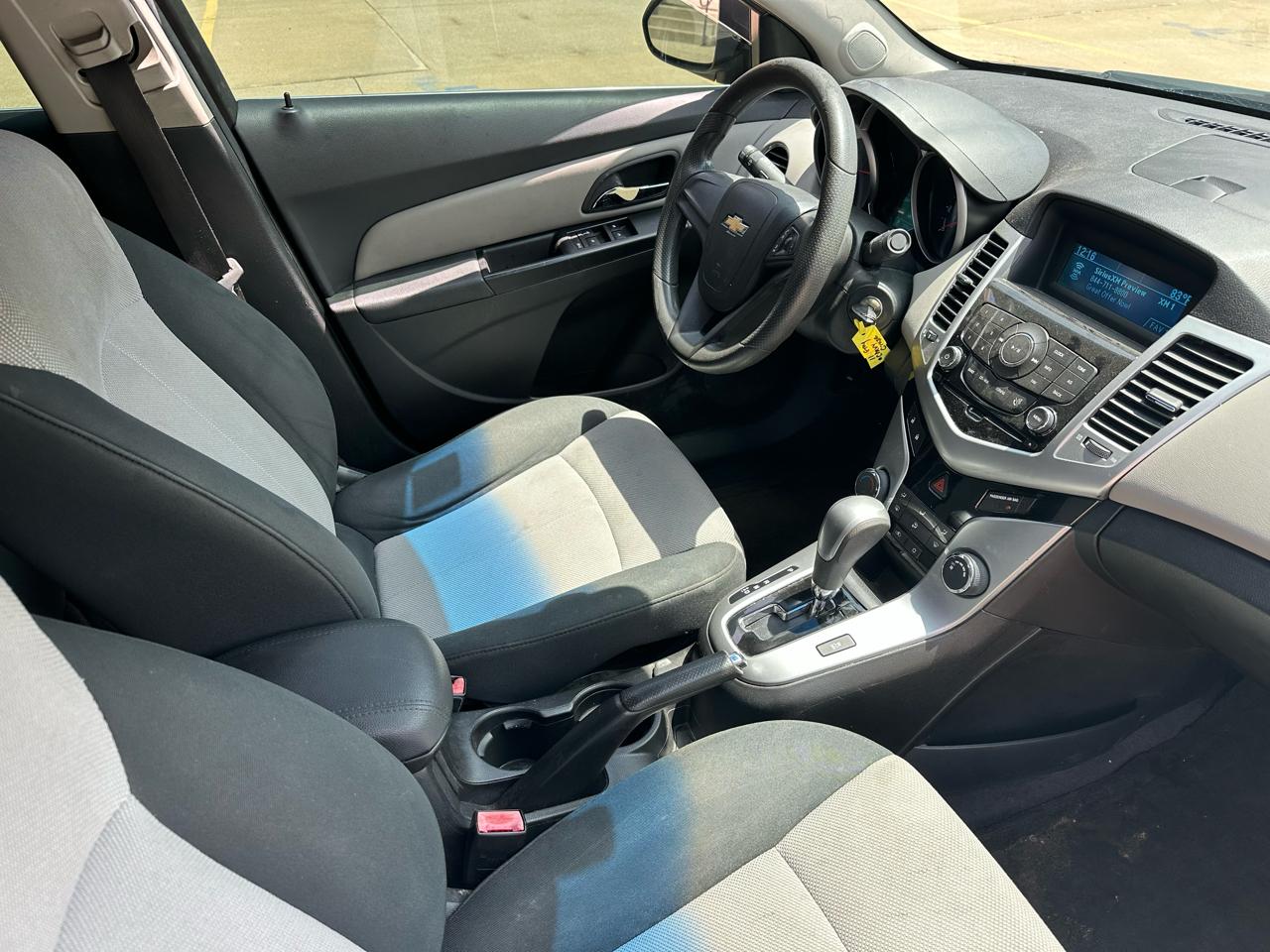 Chevrolet Cruze 4dr Sdn LS 2011