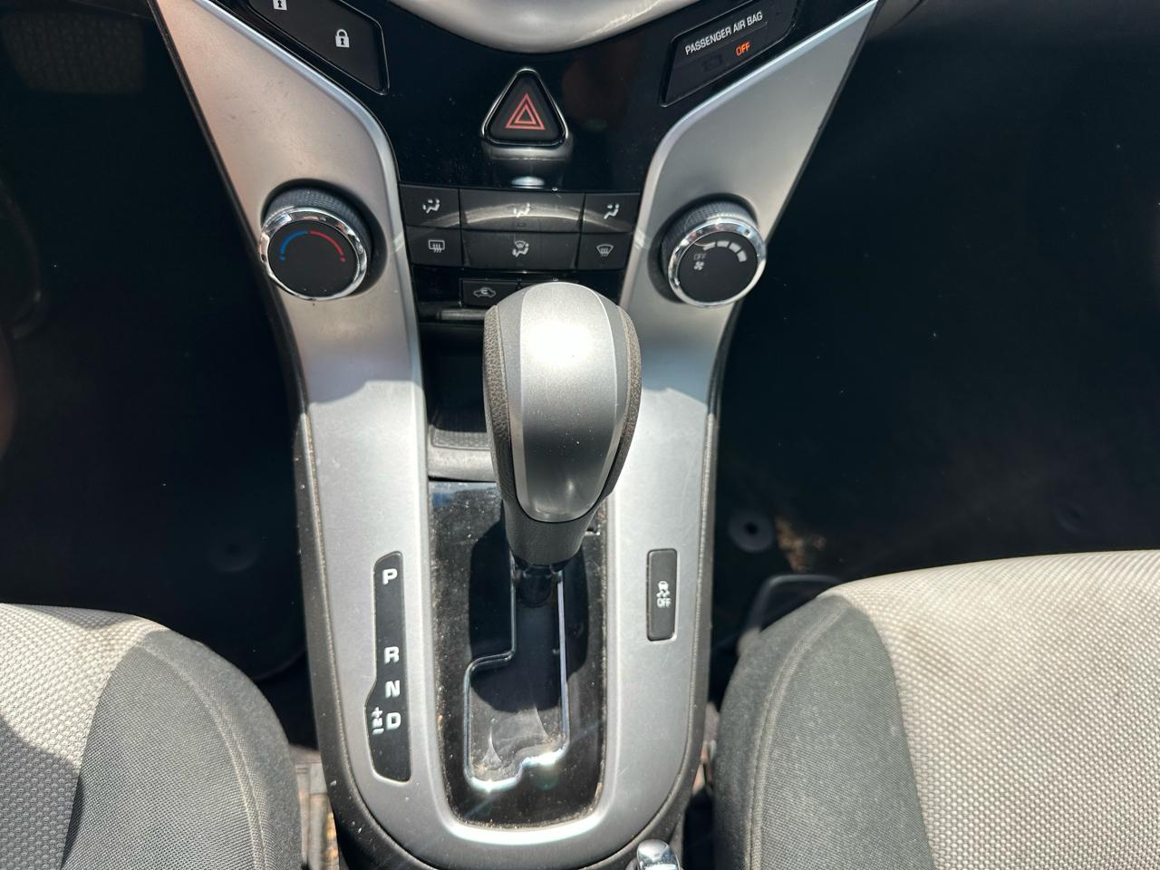 Chevrolet Cruze 4dr Sdn LS 2011