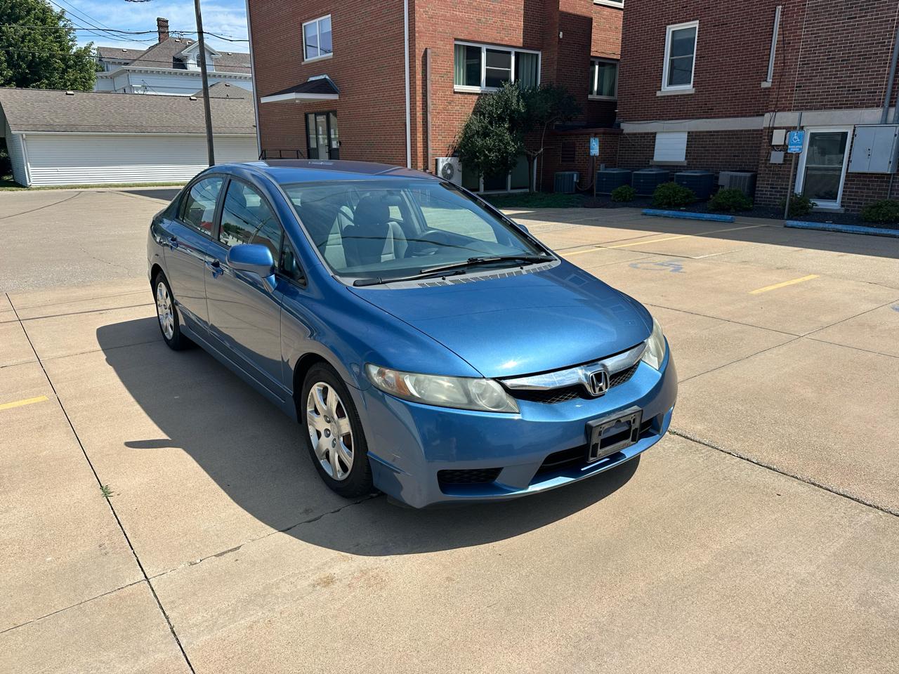 Honda Civic LX Sedan 5-Speed AT 2010