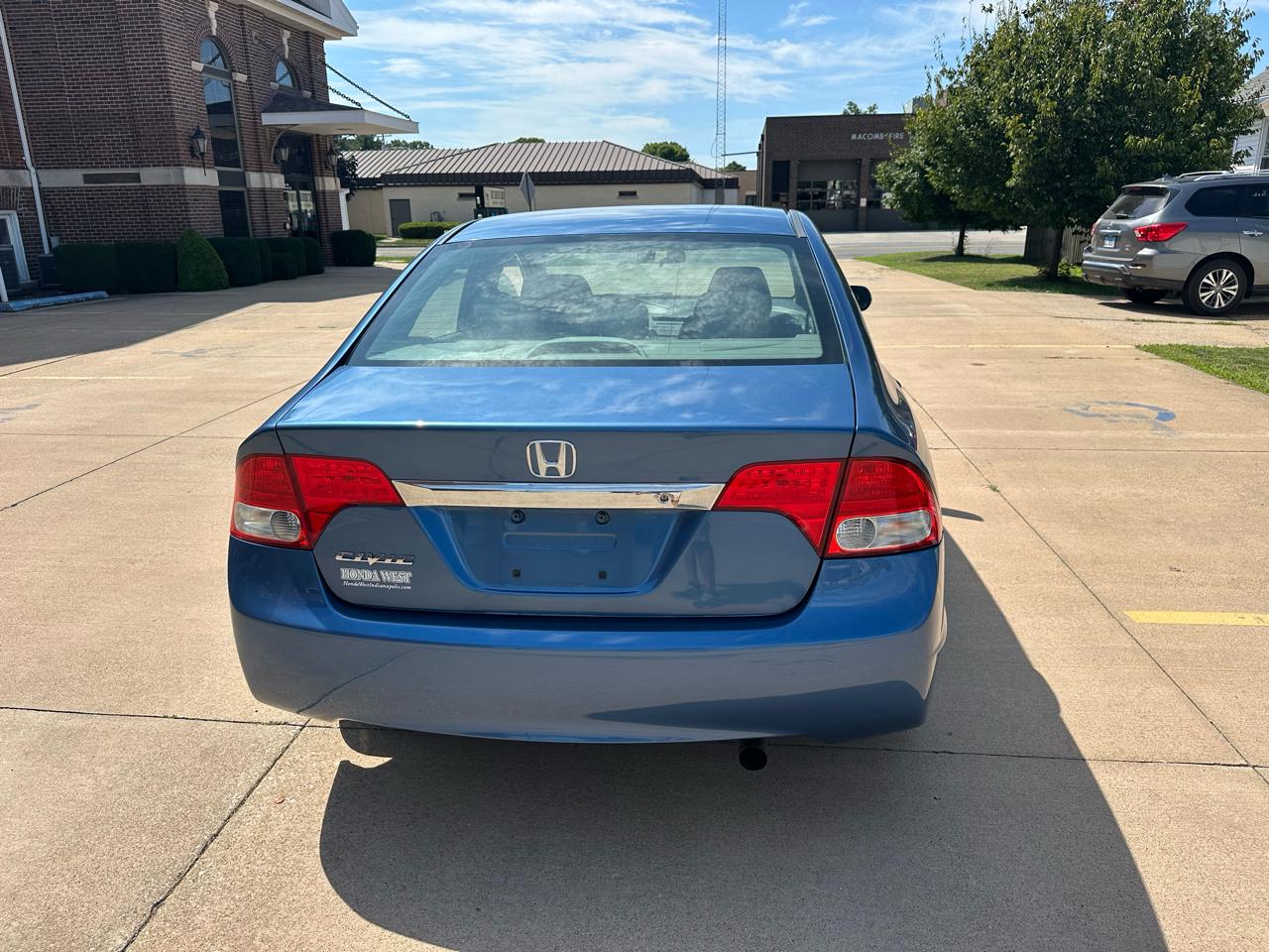 Honda Civic LX Sedan 5-Speed AT 2010