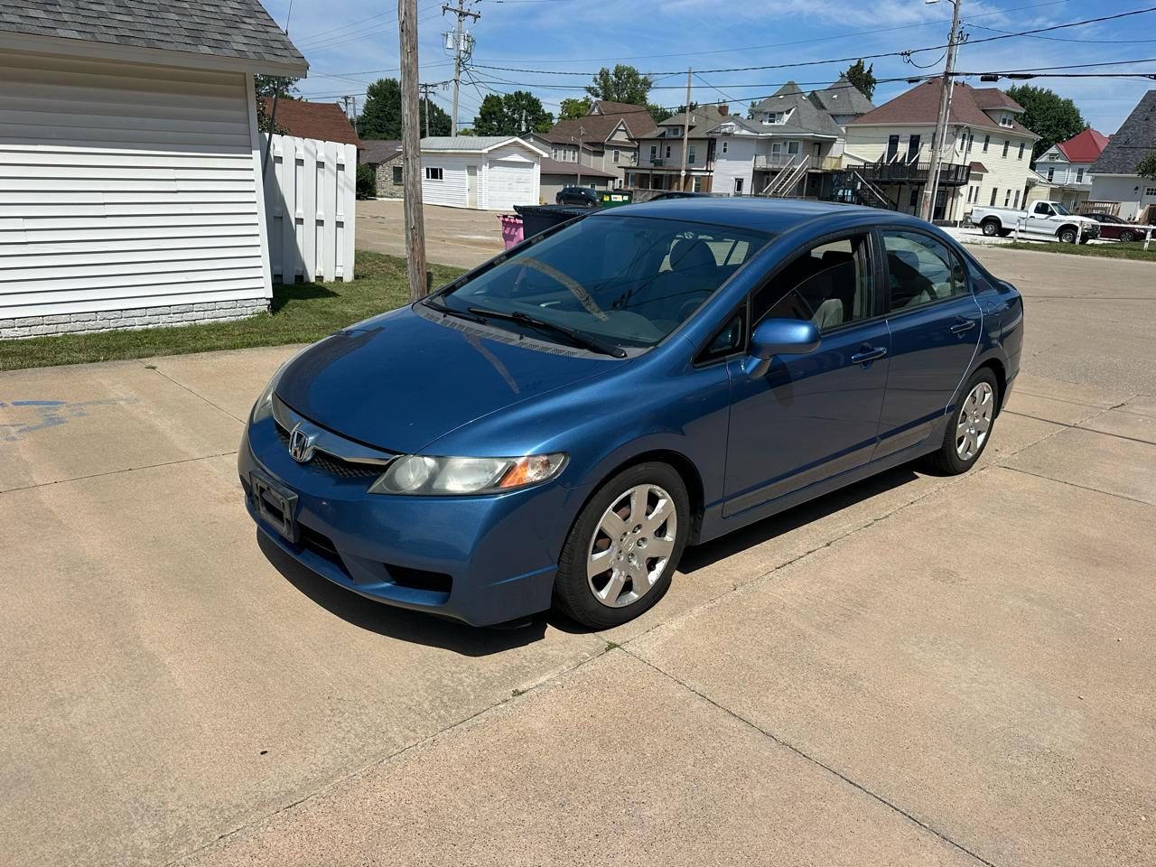 Honda Civic LX Sedan 5-Speed AT 2010