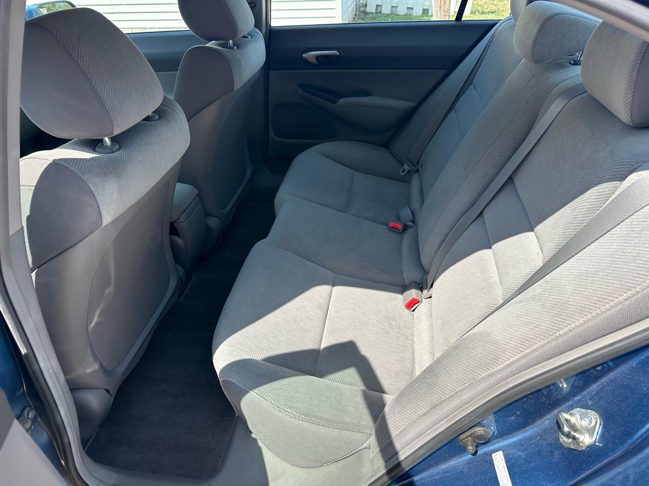 Honda Civic LX Sedan 5-Speed AT 2010