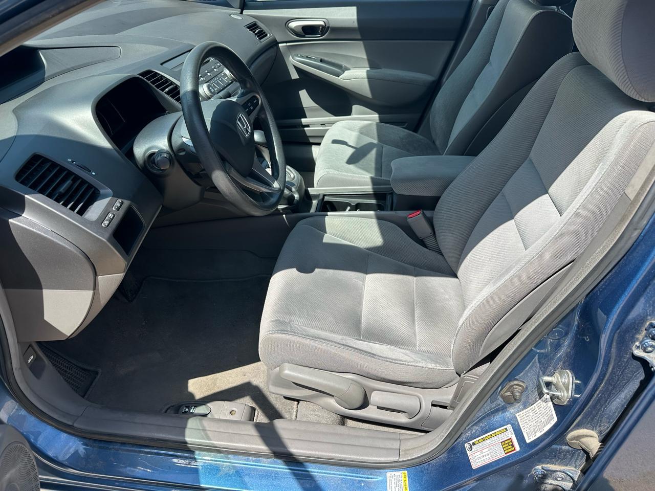 Honda Civic LX Sedan 5-Speed AT 2010