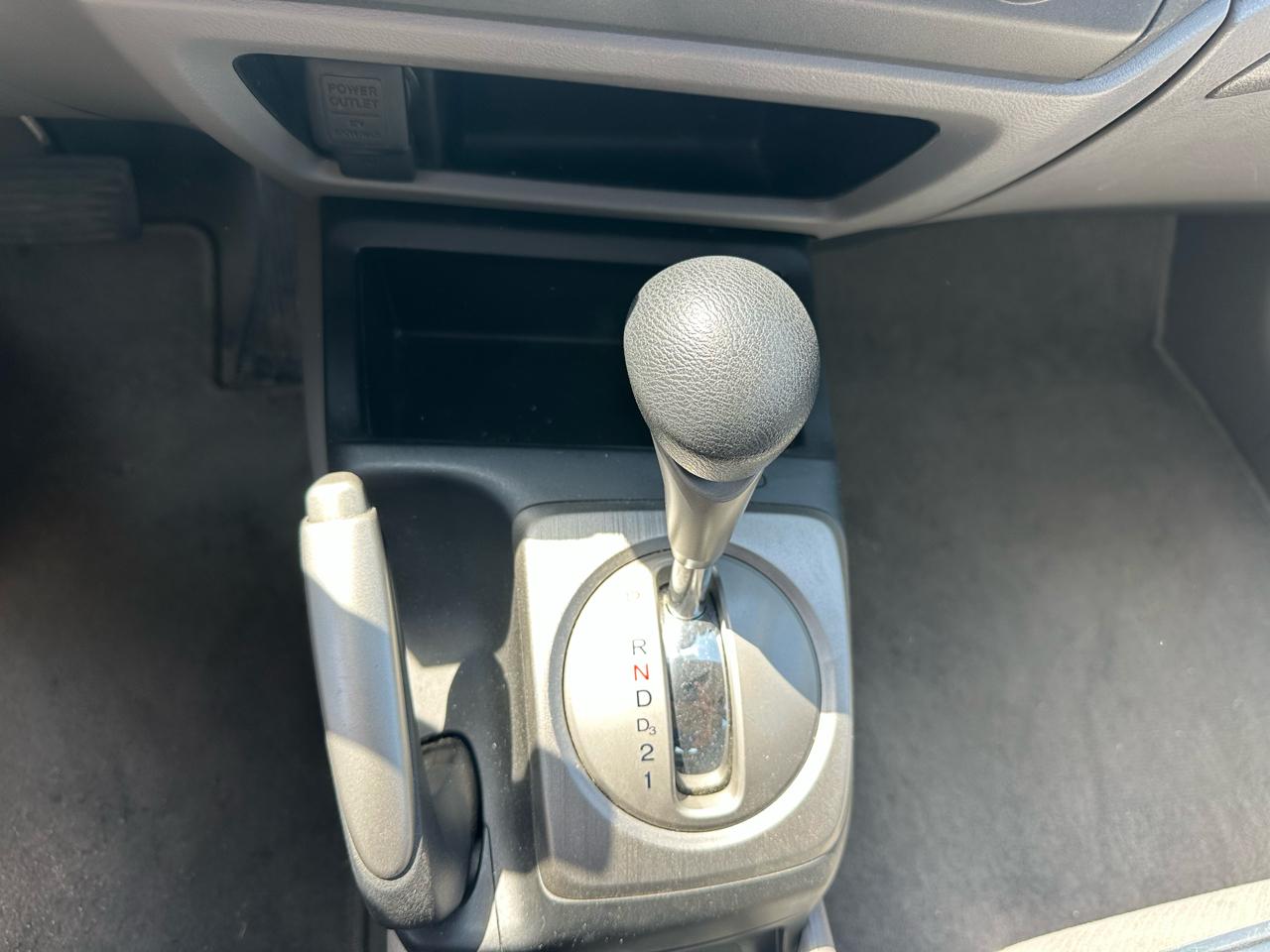 Honda Civic LX Sedan 5-Speed AT 2010